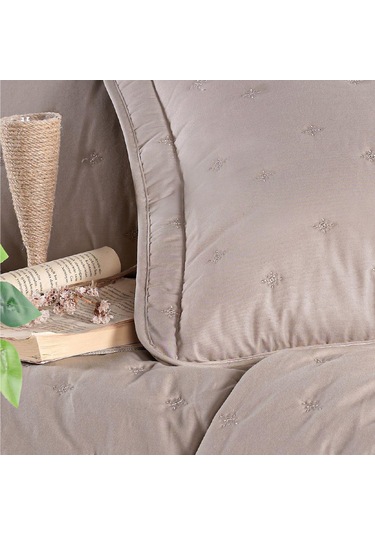Clasy Microfiber Nakışlı Çift Kişilik Yatak Örtüsü Seti Aspendos Bej