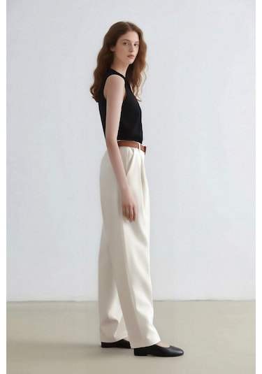 DeFacto Carrot Fit Gabardin Kumaş Pantolon Kemerli Yüksek Bel Kısa Paça D2732AX25SPWT32 DeFacto Carrot Fit Gabardin Kumaş Pantolon Kemerli Yüksek Bel Kısa Paça D2732AX25SPWT32