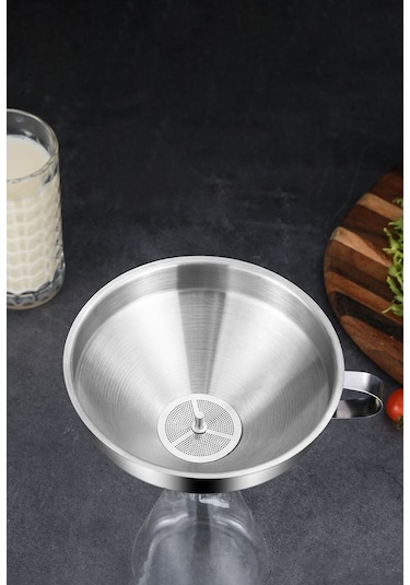 304 Çelik 14,5 Cm Yağ Meşrubat Şarap Meyve Suyu Hunisi Cin708