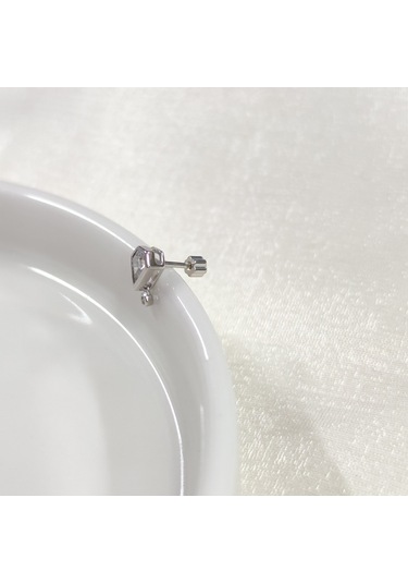 Sallantılı Elmas Görünümlü Gümüş Tragus Pıercıng - Rodyum Beyaz Beyaz