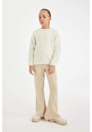 Defacto Kız Çocuk Flare Fit İspanyol Paça Basic Düz Triko Pantolon A6029A824WNBG588 Bej Defacto Kız Çocuk Flare Fit İspanyol Paça Basic Düz Triko Pantolon A6029A824WNBG588 Bej