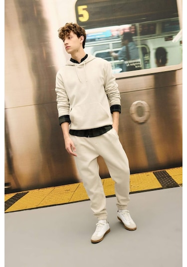 DeFacto Regular Fit Eşofman Altı Cepli Beli Bağcıklı Lastikli Paça B6155AX24AUBG766 Bej DeFacto Regular Fit Eşofman Altı Cepli Beli Bağcıklı Lastikli Paça B6155AX24AUBG766 Bej