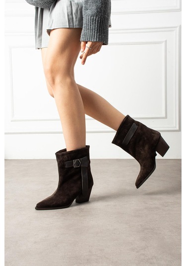 Shoetek Yevena Kadın Kovboy Bot Kalın Topuklu Yandan Fiyonklu Hakiki Deri Kahverengi Süet Kahve Süet Shoetek Yevena Kadın Kovboy Bot Kalın Topuklu Yandan Fiyonklu Hakiki Deri Kahverengi Süet Kahve Süet