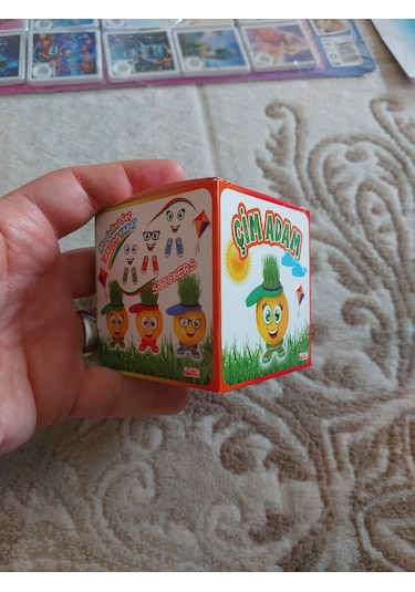Şapkalı - Stickerlı Çim Adam Emoji