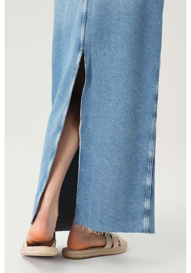 Renk Bloklu Yüksek Bel Patı Fermuarlı Yırtmaçlı Etek Ucu Kesikli Maxi Jean Etek C 4532-055 Çok Renkli