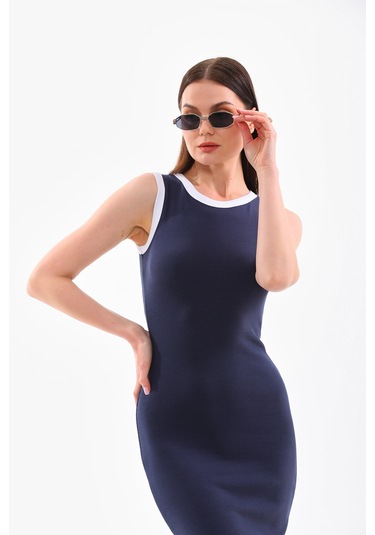 Beyaz Biyeli Kolsuz Diz Altı Fitilli Esnek Lacivert Kalem Elbise