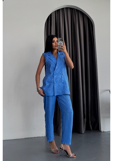 Leyla Sanat Sanata Yeni Bir Bakış Açısı Jakar Kumaş Yelek - Pantolon Takım - Mavi Mavi