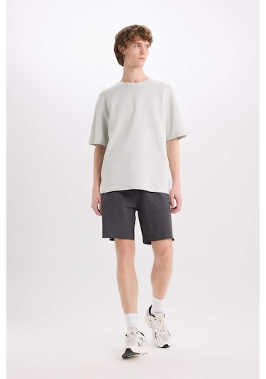 DeFacto %100 Pamuk Slim Fit Dar Kesim Dar Paça Cepli Basic Düz Şort B8673AX25SMAR104