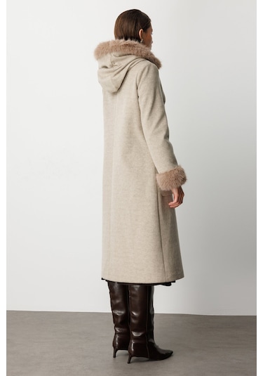 Ekol Kadın Yakası Ve Kolları Kürklü Kaşe Kaban 6055 Vizon Vizon