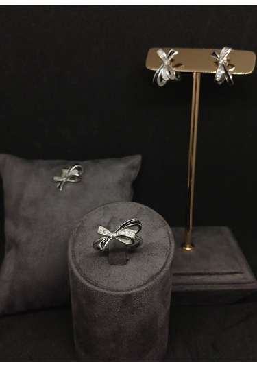 Siyah Kurdele Gümüş Takı Seti - Kolye Ucu, Küpe Ve Yüzük - Şık Ve Zarif Tasarım Gümüş