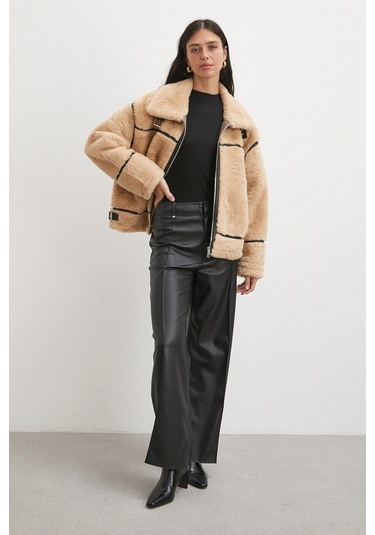 Ters Detay Peluş Lamine Mont Bej Bej