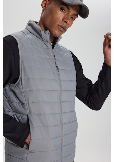 AC&Co / Altınyıldız Classics Erkek Rüzgar Geçirmez Taşınabilir Çantalı Sıcak Tutan Elyaf Dolgulu Ultra Hafif Standart Fit Şişme Yelek Gri