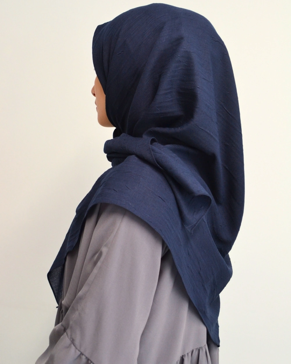 Bambu Kraş Eşarp 100x100 Cm Terletmez, Tok Ve Dik Duran, Dört Mevsim Kullanıma Uygun Lacivert