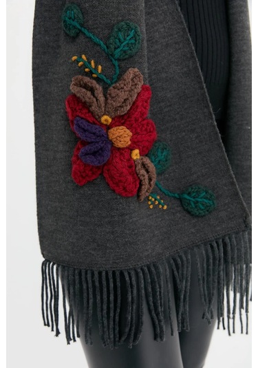 Desen Triko Kadın Örgü Çiçek İşlemeli Püsküllü Kaşkol 24072 K.füme K.füme Koyu Füme