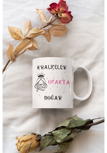 Kraliçeler Bu Ayda Doğar Baskılı Doğum Günü Özel Gün Arkadaş, Sevgiliye Hediyelik Beyaz Kupa Bardak Pembe-01