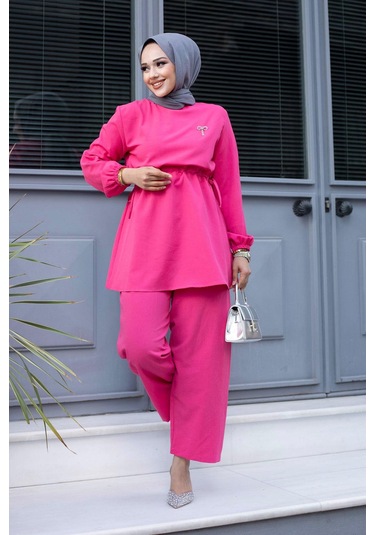 Bronş Detaylı Tesettür Fuşya Takım Fuşya