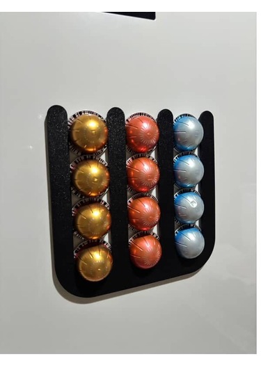 İhtiyacın3d Nespresso Vertuo Kapsül Düzenleyici Mıknatıslı 12 Li Kahve Kapsül Standı 24x24 Cm Siyah