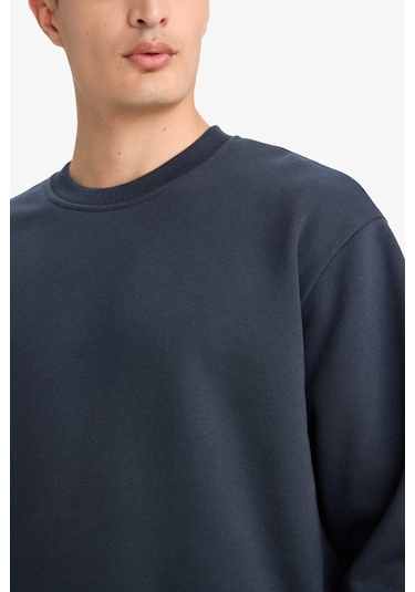 Defacto Relax Fit Bisiklet Yaka Kalın İçi Yumuşak Tüylü Basic Düz Sweatshirt T5139az25aunv163 Lacivert Defacto Relax Fit Bisiklet Yaka Kalın İçi Yumuşak Tüylü Basic Düz Sweatshirt T5139az25aunv163 Lacivert