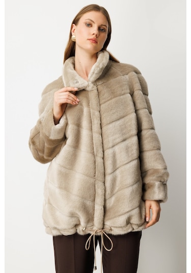 Ekol Kadın Büyük Beden Metal Aksesuarlı Peluş Kaban 6305 Vizon Vizon