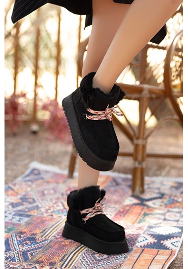 Bağcıklı Kalın Tabanlı Katlanır Yaka Kürklü Kadın Bot Siyah