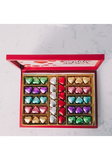 Kalp Ve Bulut Temalı Beyaz Kutu 42 Adet Yaldızlı Kalp Çikolata