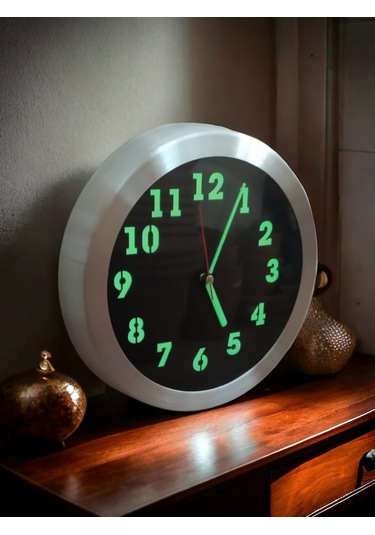 Fosforlu Gece Parlayan Görünen Metal Salon Duvar Saati Çap 26 Cm Siyah