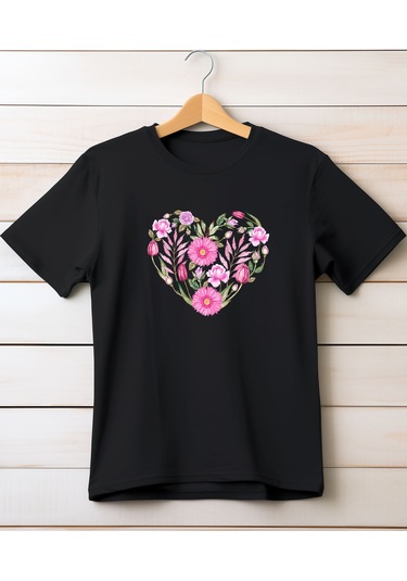 Aselinda Kadın Kalpli Çiçek Baskılı T-shirt Siyah
