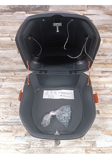 Motosiklet Arka Çanta 33 Lt Siyah Sinyal Ve Stop Işıklı