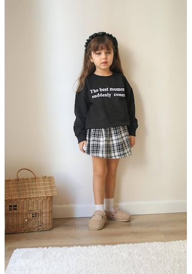 Kız Çocuk Slogan Yazı Detaylı Üst Pötükareli Şort Etek Alt Üst Takım Yeni Sezon Siyah Beyaz Siyah Beyaz Siyah - Beyaz Kız Çocuk Slogan Yazı Detaylı Üst Pötükareli Şort Etek Alt Üst Takım Yeni Sezon Siyah Beyaz Siyah Beyaz Siyah - Beyaz