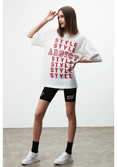 Maybe Kadın Yazı Kalıp Baskılı Oversize Fit %100 Organik Pamuklu Bisiklet Yaka Beyaz T-shirt