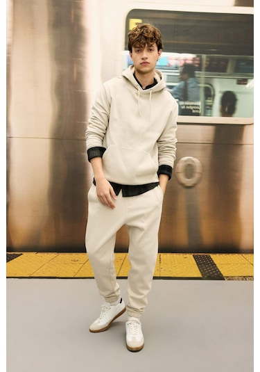 DeFacto Regular Fit Eşofman Altı Cepli Beli Bağcıklı Lastikli Paça B6155AX24AUBG766 Bej DeFacto Regular Fit Eşofman Altı Cepli Beli Bağcıklı Lastikli Paça B6155AX24AUBG766 Bej