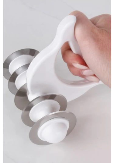 Rotanev 5 Çelik Bıçaklı Tutma Kollu Mantımatik Mantı Kesici Merdane Pratik Mantı Kesme Aparatı Beyaz - Siyah