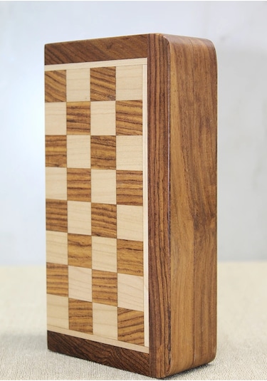 Özel Vernikli Mıknatıs Taşlı Ahşap Katlanabilir Kutulu Satranç Oyunu 12.5 Cm
