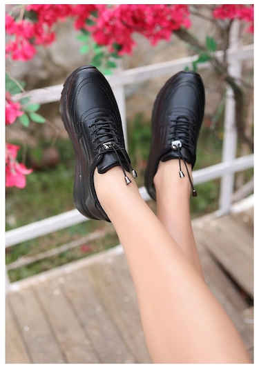 Siyah Cilt Deri Kolay Bağcık Anahtarlı Kadın Spor Ayakkabı Rmy Siyah