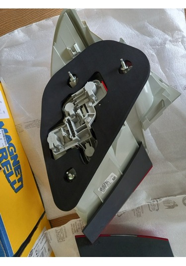 MERCEDES C203 SAĞ SOL STOP TAKIMI MAGNETI MARELLI