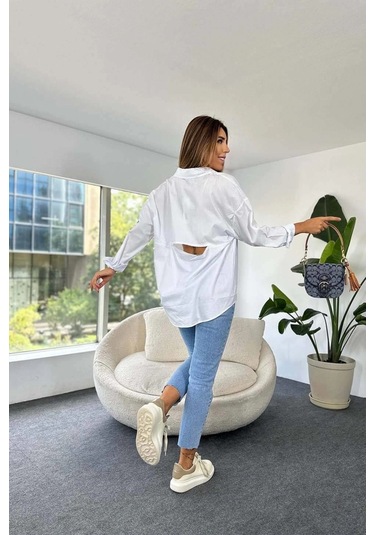 Pamuklu Poplin Kumaş Sırtı Yırtmaçlı Tasarım Kadın Gömlek Beyaz