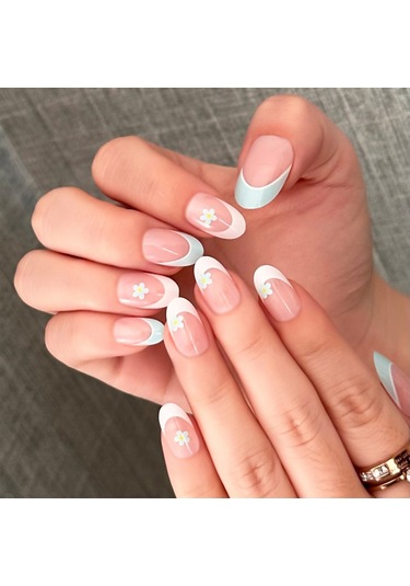 İlkbahar Ve Yaz Fransız Badem Tırnak Uçları Mavi Ve Beyaz Çiçekler Ve Çimen Zarif Bayanlar Tatlı Parlak Takma Tırnaklar 24 Adet Tırnak Sanatı Dahil Araçlar Ys1107