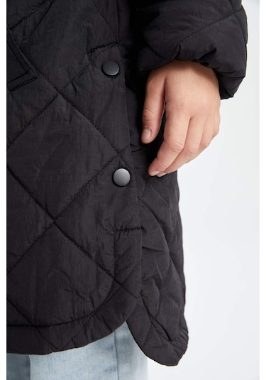 DeFacto Kız Çocuk Su İtici Kapüşonlu Fermuarlı Çıtçıtlı Cepli Uzun Mont Parka C8974A824AUBK27 Siyah