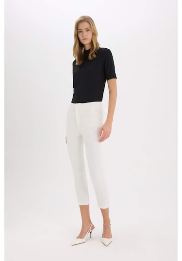 DeFacto Klasik Chino Kumaş Pantolon Normal Bel Basic Düz Cepli Bilek Boy C1429AX25SPWT32