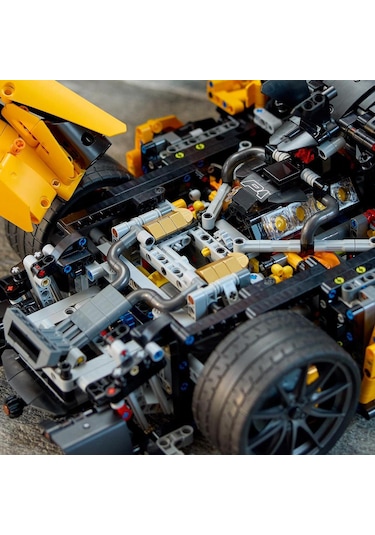 LEGO® Technic McLaren P1™ 42172 - Otomobil Tutkunu Yetişkinler için Sergilenebilir Araba Modeli Yapım Seti (3893 Parça)