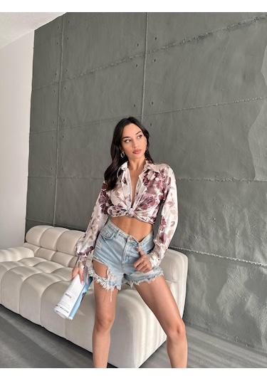 Kadın Oversize Ekru Renk Kahve Çicek Detaylı Saten Gömlek-kahve Kahve