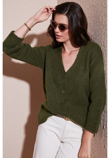 Lela Regular Fit V Yaka Düğmeli Triko Bayan Hırka 4616229 Haki Lela Regular Fit V Yaka Düğmeli Triko Bayan Hırka 4616229 Haki