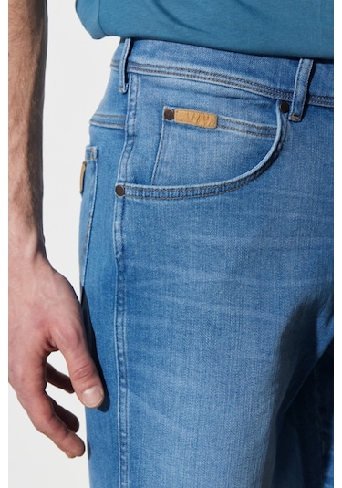 Wrangler Regular Fit Normal Kesim Normal Bel Açık Mavi Esnek Jean Kot Şort W11CAG42E Mavi