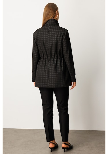 Ekol Kadın Büyük Beden Beli Lastikli Kazayağı Desenli Trenç 7541 Siyah Siyah