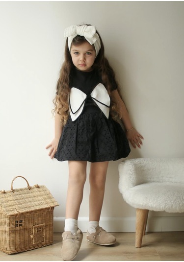 Kız Çocuk Detaylı Mini Balon Etek Fiyonk Aplike Tshirt Altüst Takım 2 Parça Siyah Beyaz Siyah - Beyaz Kız Çocuk Detaylı Mini Balon Etek Fiyonk Aplike Tshirt Altüst Takım 2 Parça Siyah Beyaz Siyah - Beyaz
