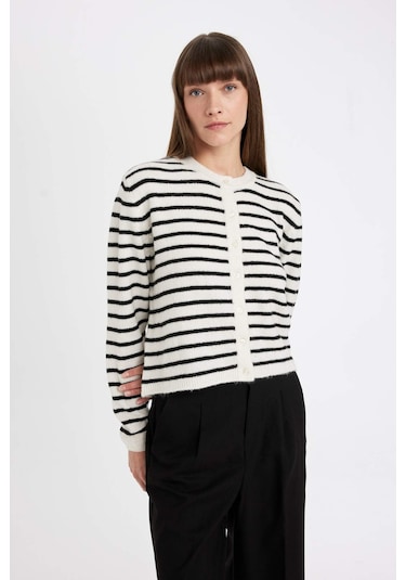 Defacto Regular Fit Bisiklet Yaka Çizgili Düğmeli Triko Hırka C9051AX24WNER105 Ekru
