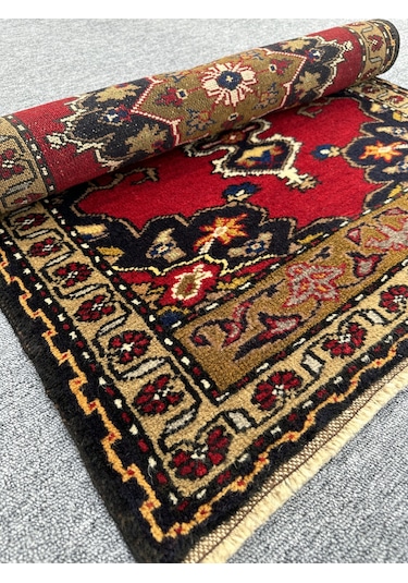 Burak Halı El Dokuma Kırmızı 88 x 142  CM %100 Yün Kök Boya Yörük Halısı