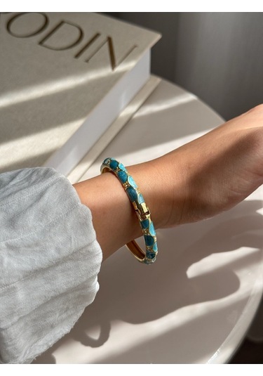 Taş Detaylı Mavi Mineli Altın Kaplama Kelepçe Bilezik Işıltılı Kadın Çelik Takı Altın