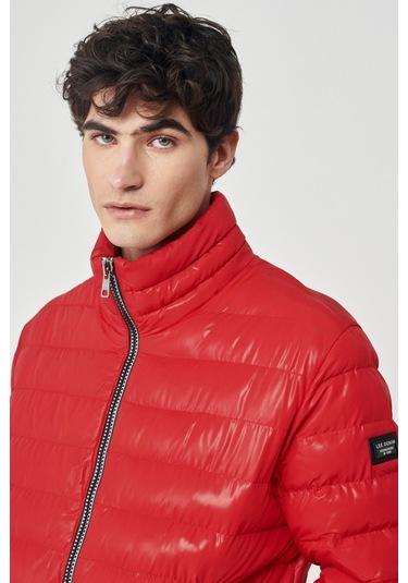 Regular Fit Normal Kesim Dik Yaka Kırmızı Şişme Mont Kırmızı