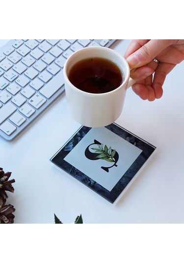 Decorita Cam Bardak Altlığı Harfli Tasarım Ş Harfi 4'lü Takım 10 x 10 CM Çok Renkli
